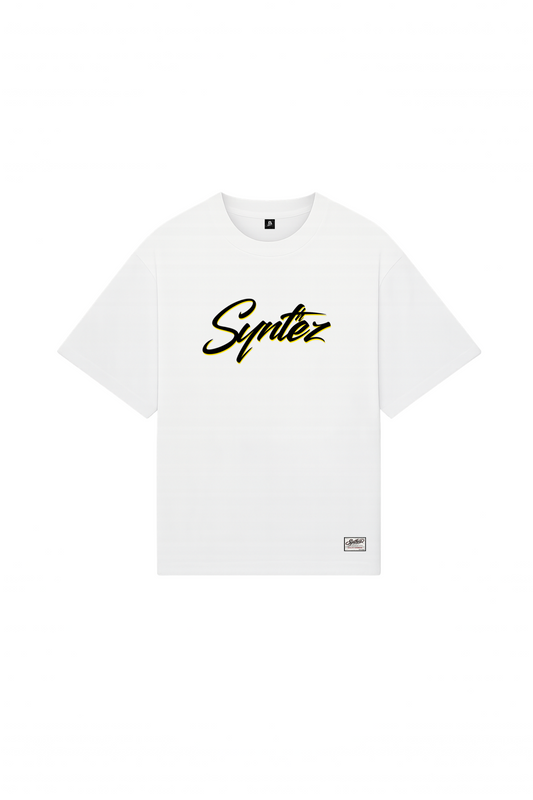 Weisses Streetwear T-Shirt oversized fit mit Synthez Schritzug